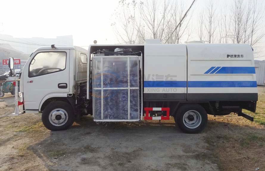 東風多利卡護欄清洗車