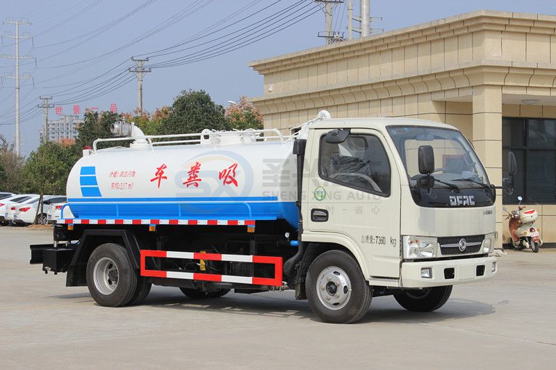 東風小多利卡5方吸糞車