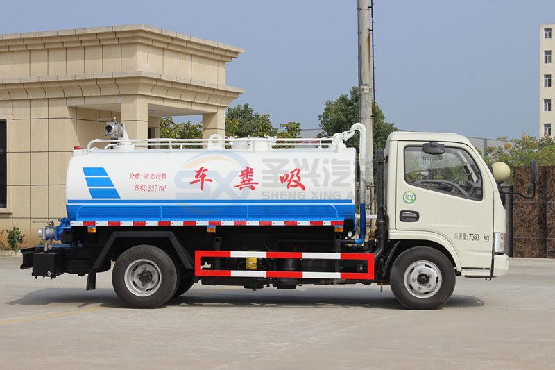 東風小多利卡5方吸糞車