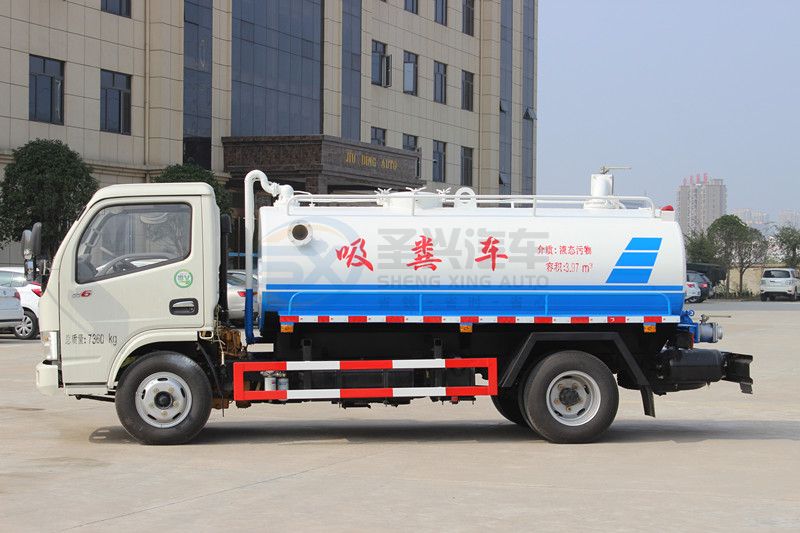 東風小多利卡5方吸糞車