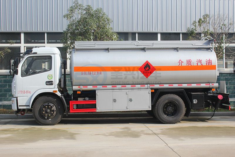 東風多利卡10噸加油車
