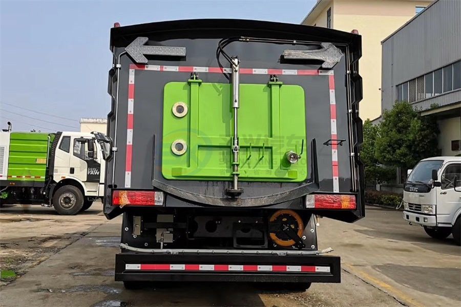 解放J6L型9+7方洗掃車