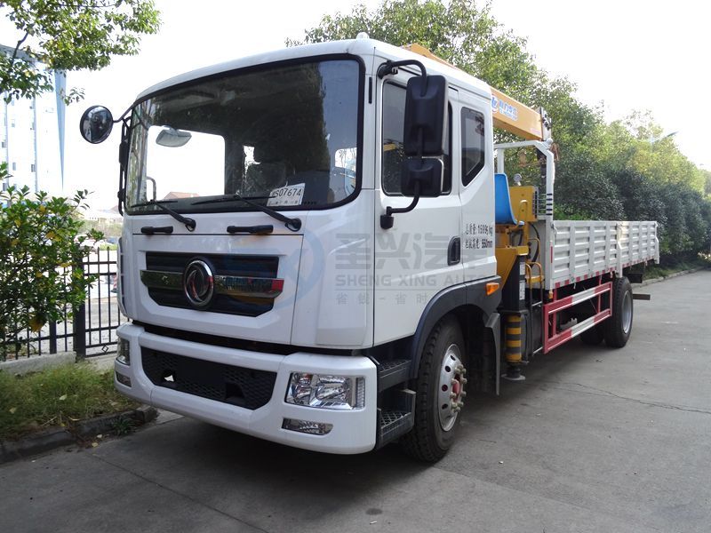 東風新款6.3/8噸隨車吊