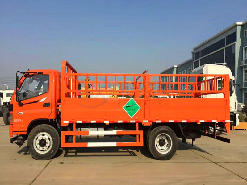 福田歐馬可5米1氣瓶運(yùn)輸車(chē)