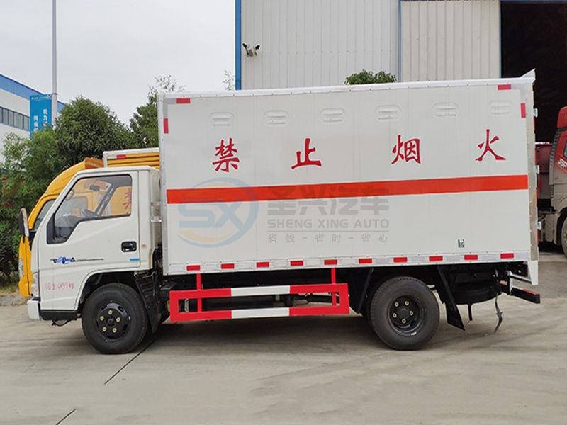 江鈴順達爆破器材運輸車