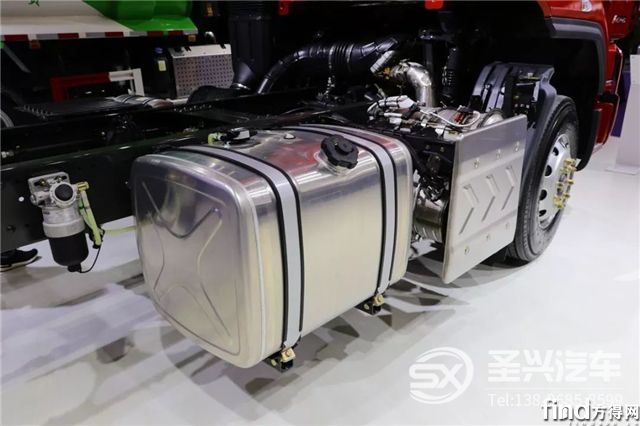 乘龍H5高頂雙臥大單橋快遞車,樹立行業新標桿!5