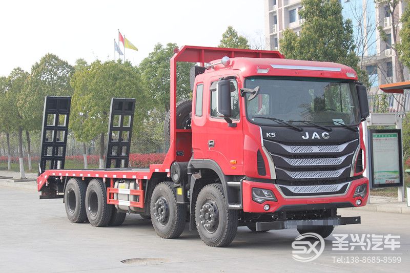 江淮K5前四后八底平板挖機(jī)運輸車
