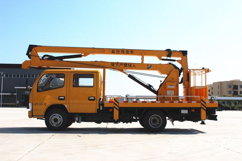 東風多利卡雙排座16米高空作業(yè)車