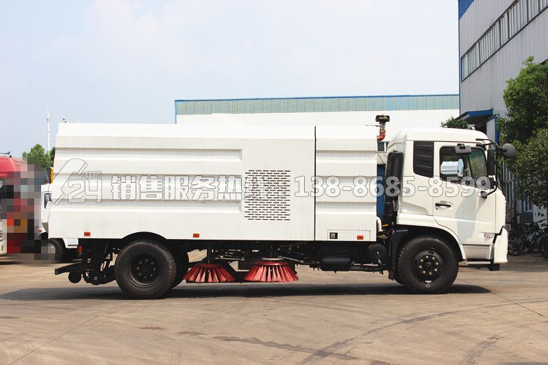 東風(fēng)天錦掃路車(chē)