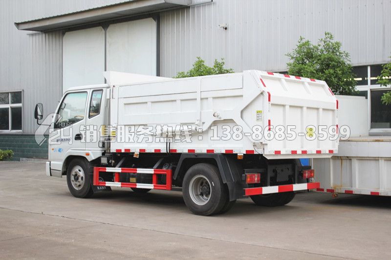 凱馬福運來自卸式垃圾轉(zhuǎn)運車