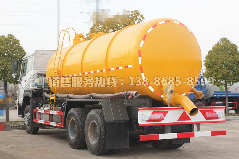重汽豪沃后雙橋16方吸污車