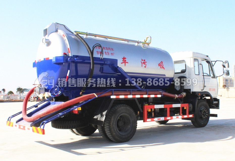 東風153型10m3吸污車