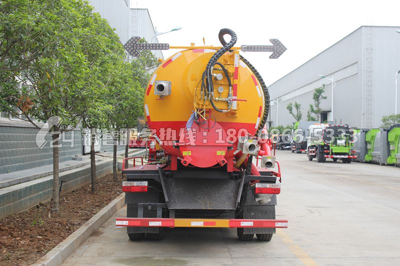 東風多利卡D7清洗吸污車一體罐8方