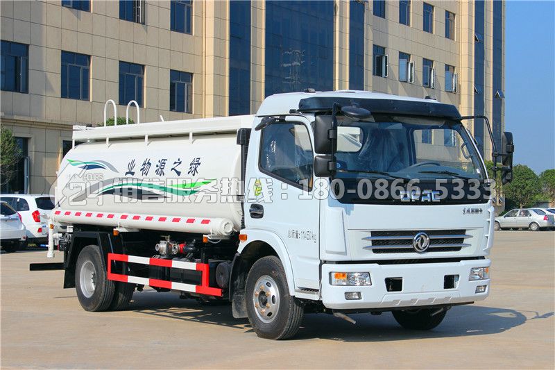 東風多利卡D7灑水車8方