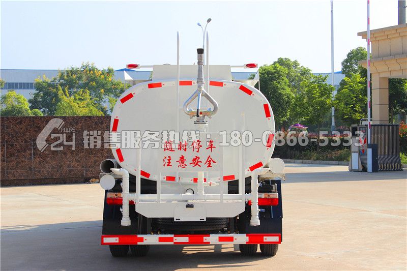 東風(fēng)多利卡D7灑水車8方