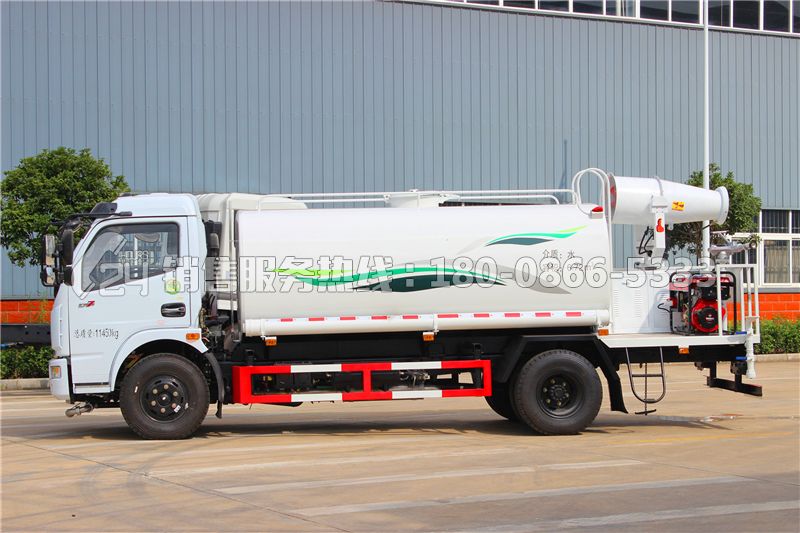 東風多利卡D7灑水車8方-帶30米霧炮機