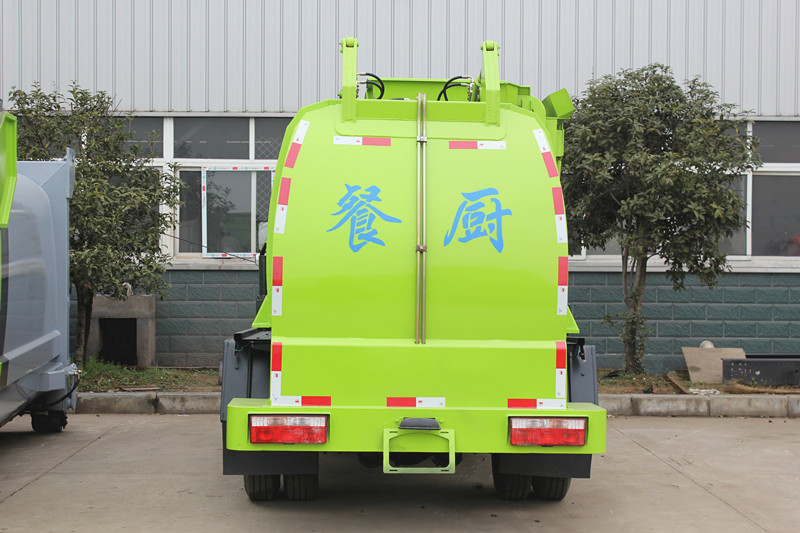 東風D6小多利卡4方餐廚垃圾車