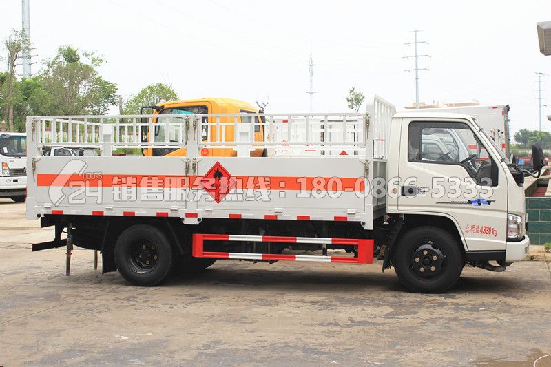 江鈴順達4米2氣瓶運輸車