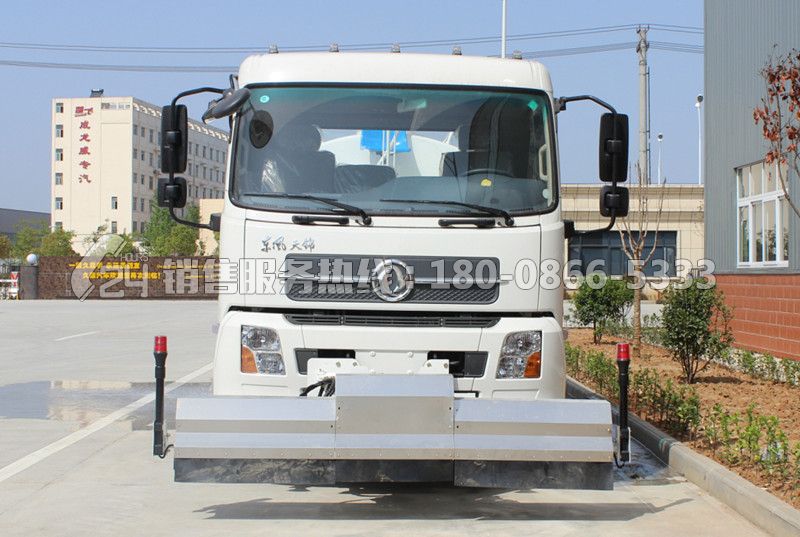 東風天錦清洗車