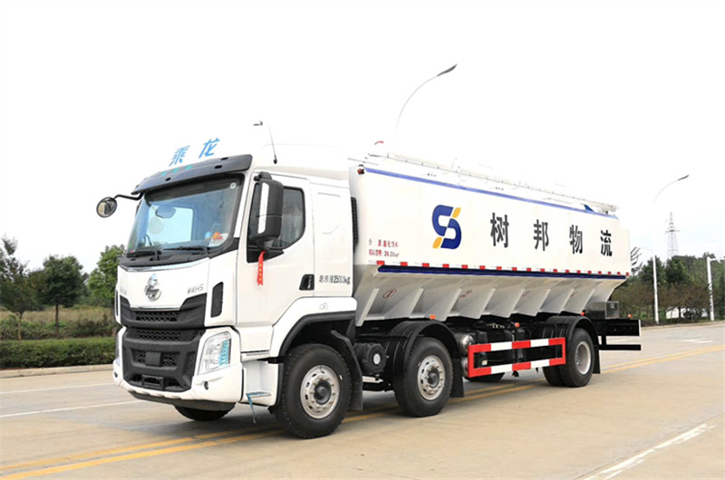 國六-柳汽乘龍H5三軸散裝飼料車32m3