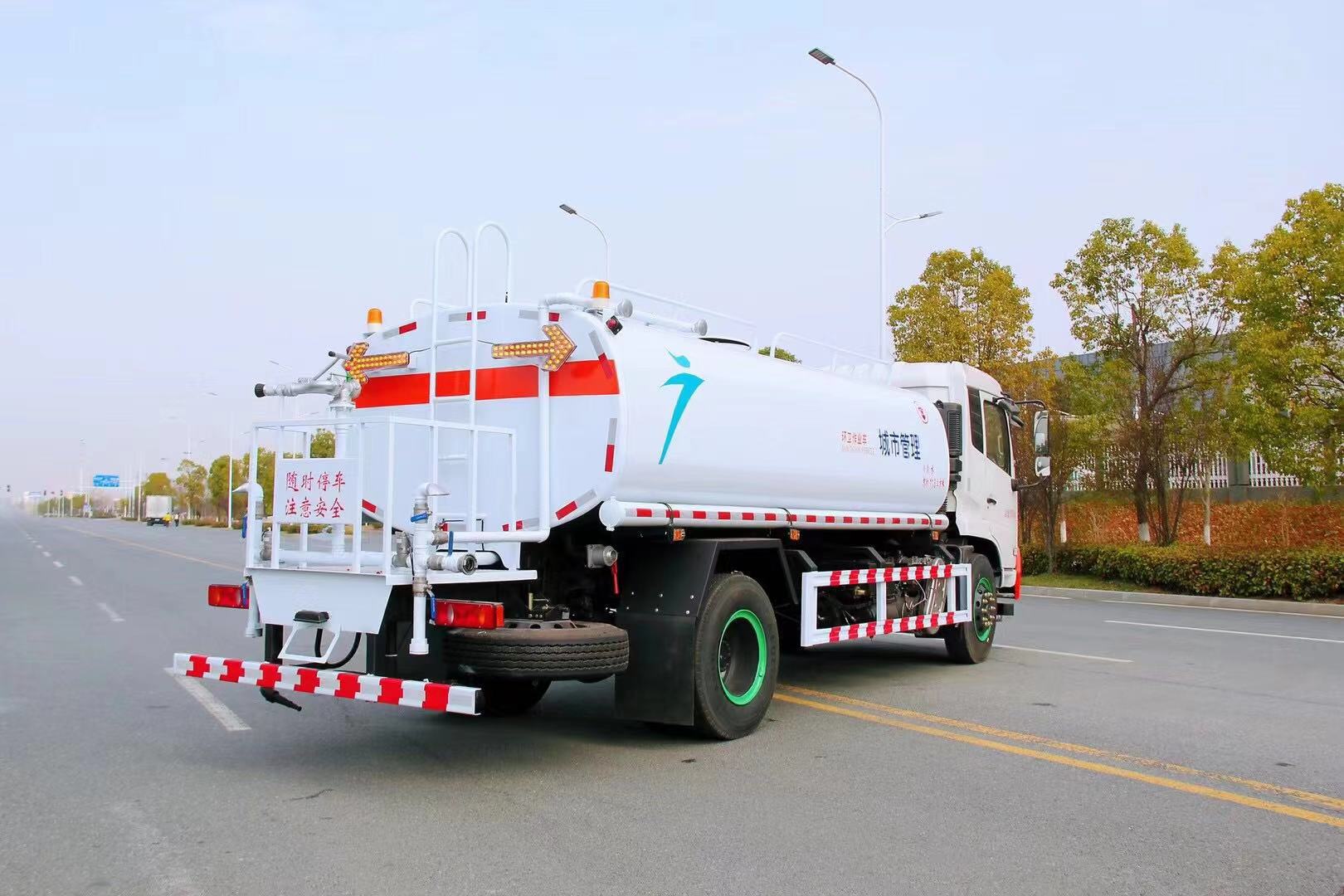 東風天錦15方灑水車