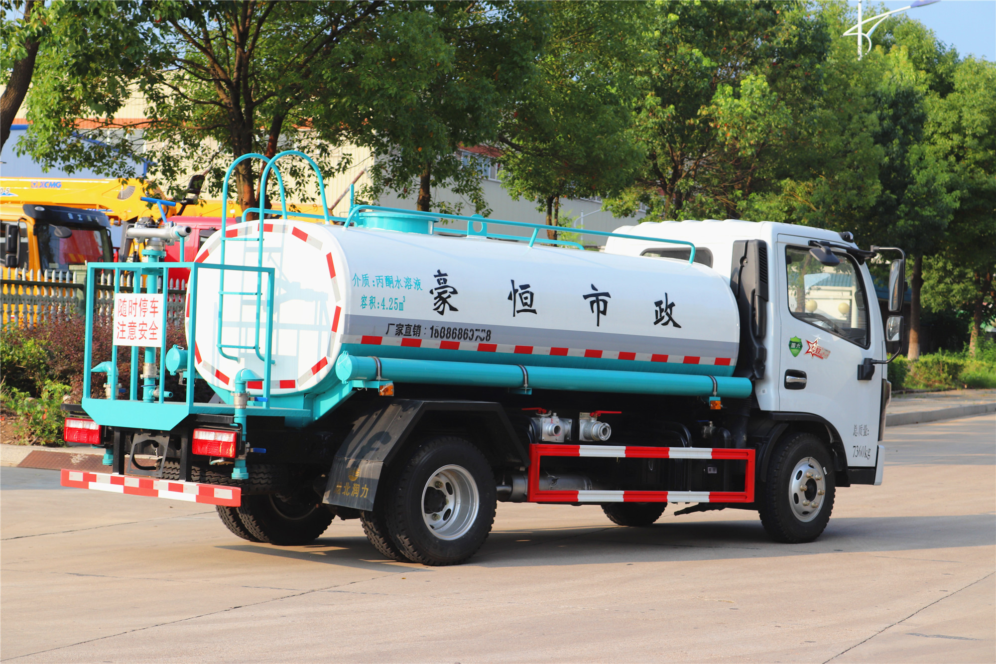 國(guó)六-東風(fēng)小多利卡D6灑水車(chē)5方