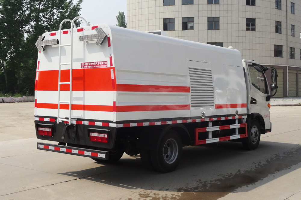 江淮駿鈴V3護(hù)欄清洗車