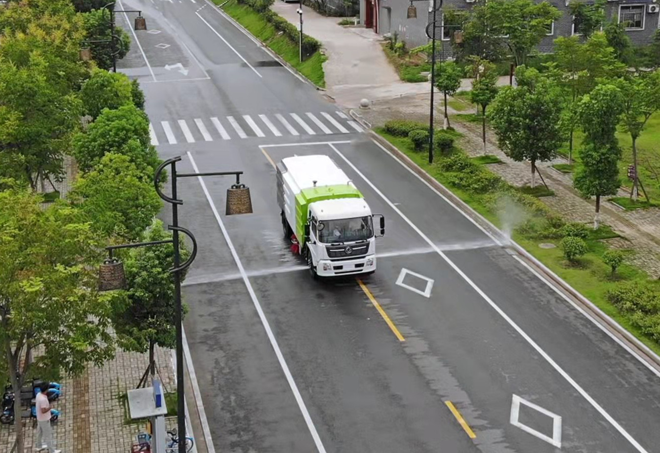 東風天錦掃路車4+8方