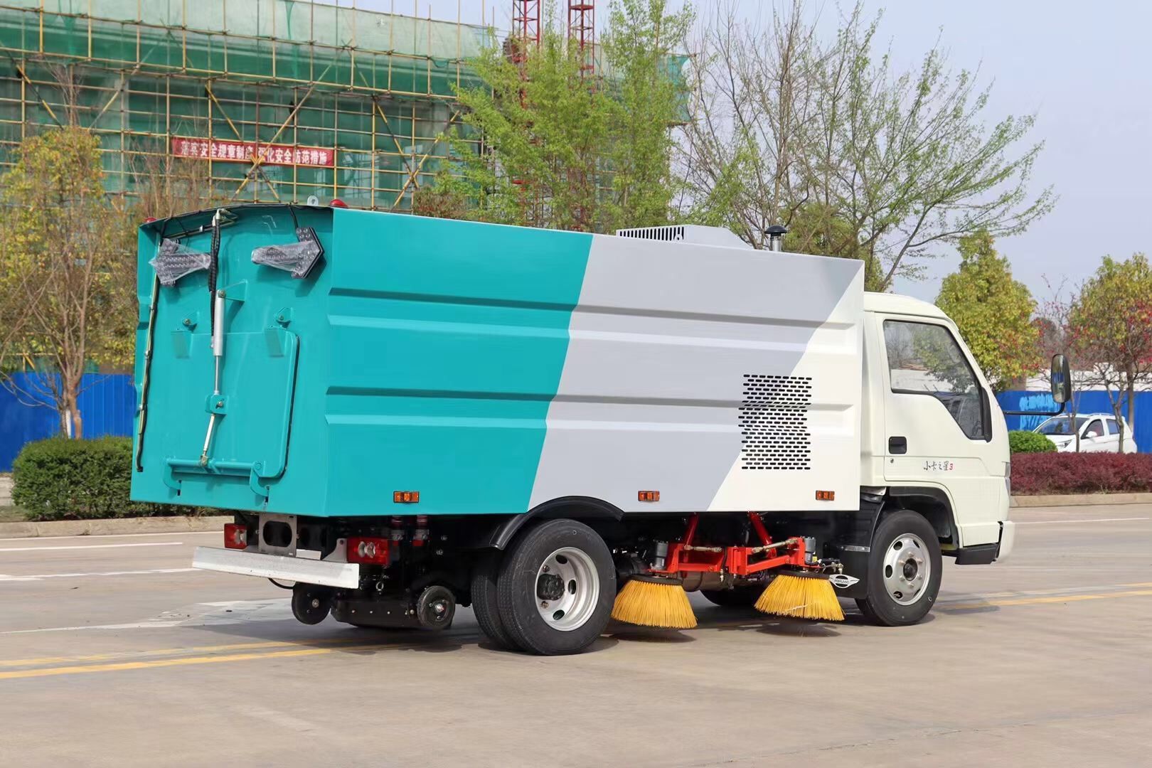 福田時代小卡之星3掃路車1+3方