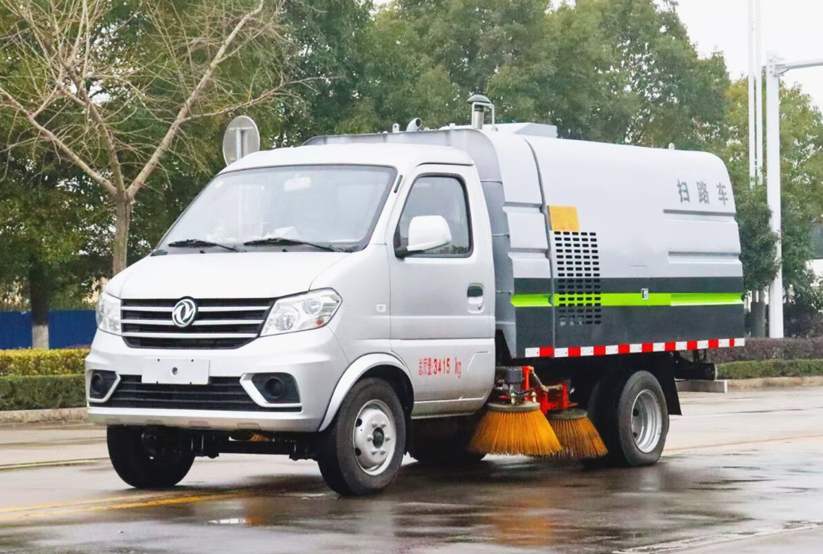 東風小康掃路車0.5+1.5方