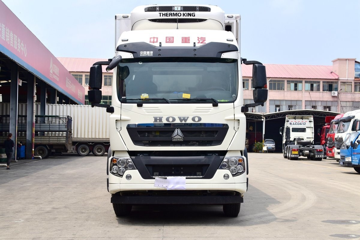 重汽豪沃HOWO T5G冷藏車9.6米