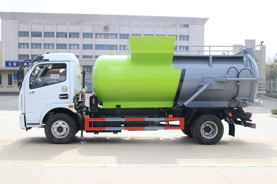 東風大多利卡D7罐式6方餐廚垃圾車