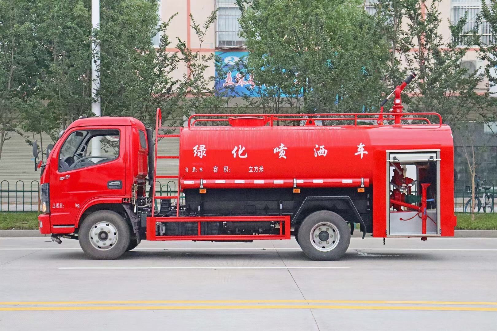 東風多利卡消防灑水車