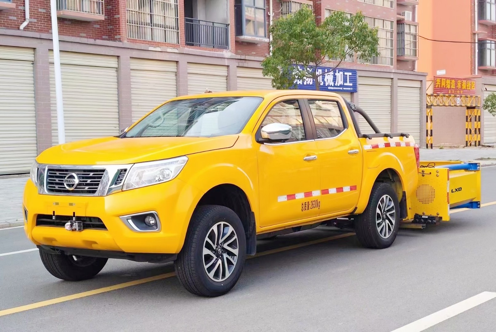 日產皮卡四驅防撞緩沖車70K