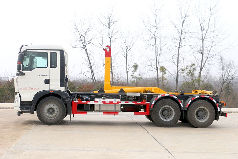 重汽HOWO后雙橋套臂垃圾車 20噸