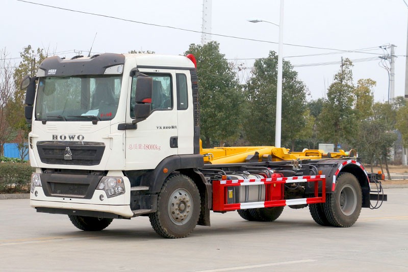 重汽豪沃勾臂垃圾車(chē) 12方