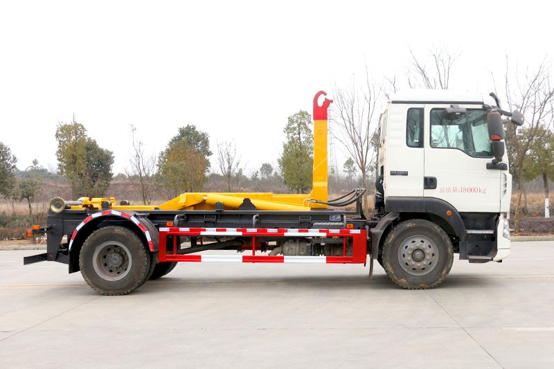 重汽豪沃勾臂垃圾車(chē) 12方