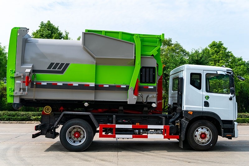 東風(fēng)多利卡D9勾臂垃圾車(chē) 12方