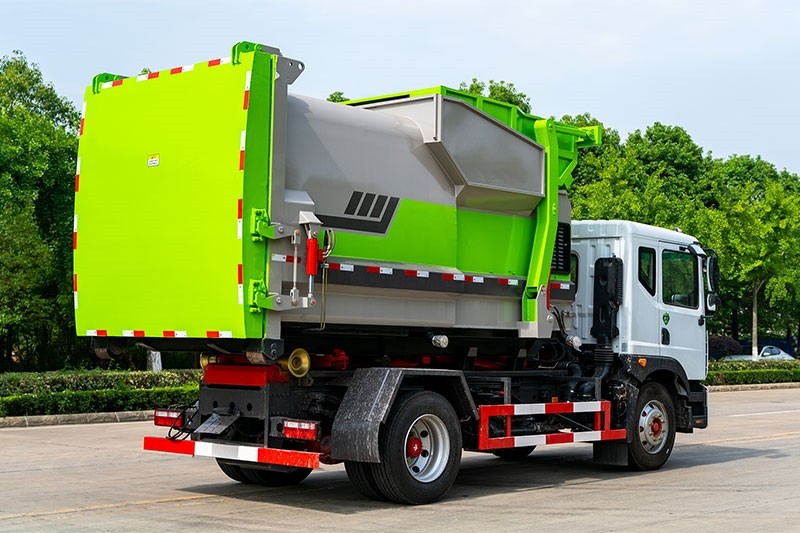 東風(fēng)多利卡D9勾臂垃圾車(chē) 12方