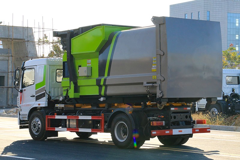 東風華神KL5勾臂垃圾車 12方