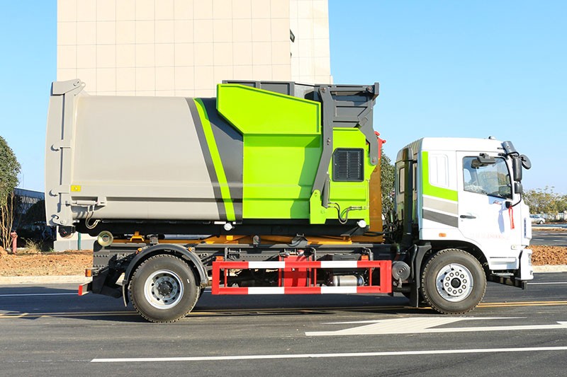 東風華神KL5勾臂垃圾車 12方