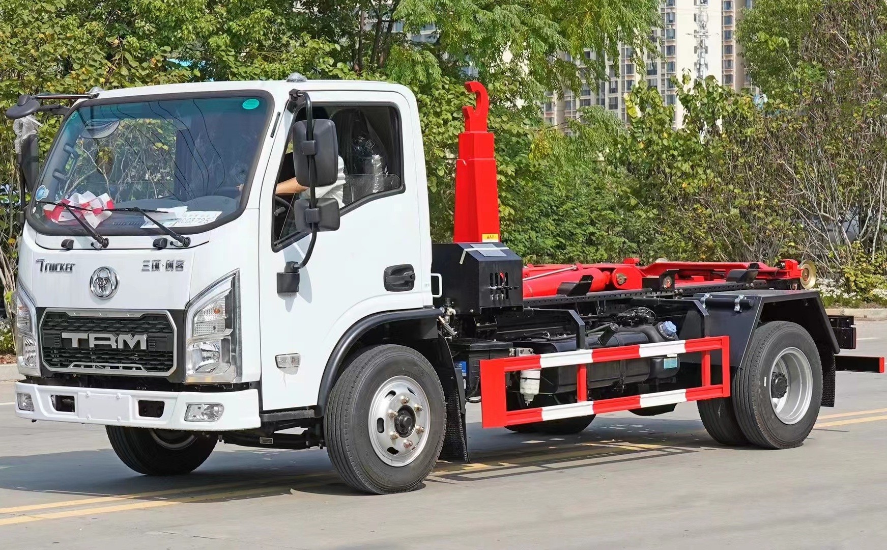 三環(huán)創(chuàng)客藍牌(地下室)勾臂垃圾車 7方建筑垃圾箱  