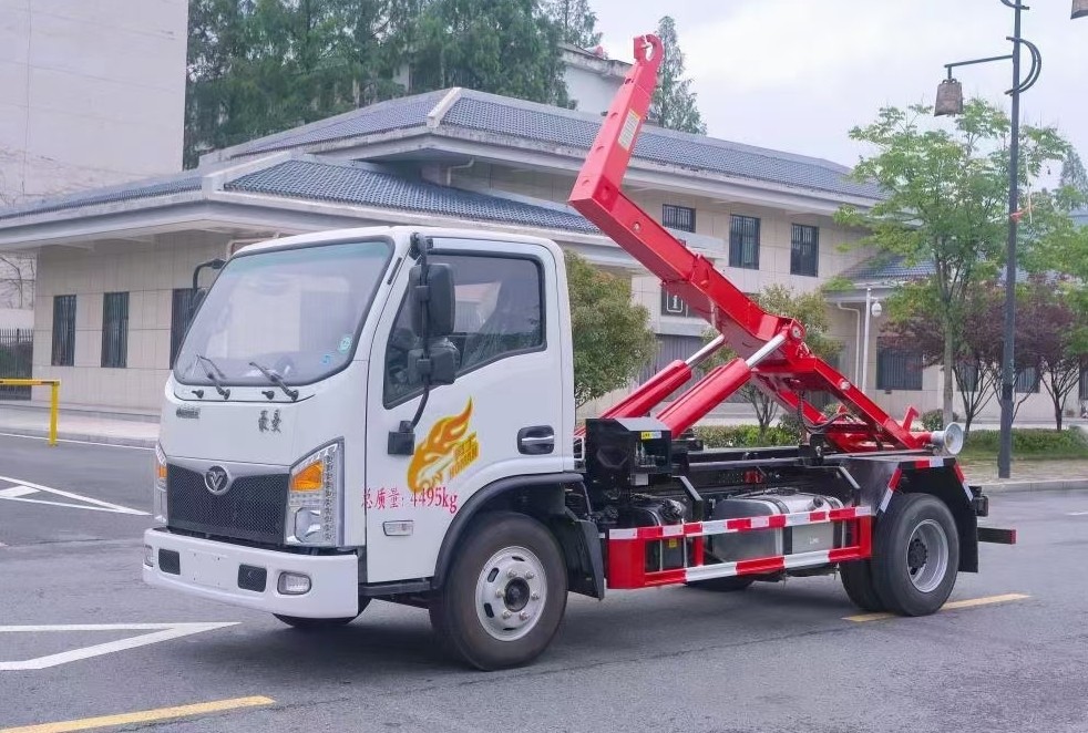 重汽豪曼藍牌(地庫)勾臂垃圾車 7方建筑垃圾箱  