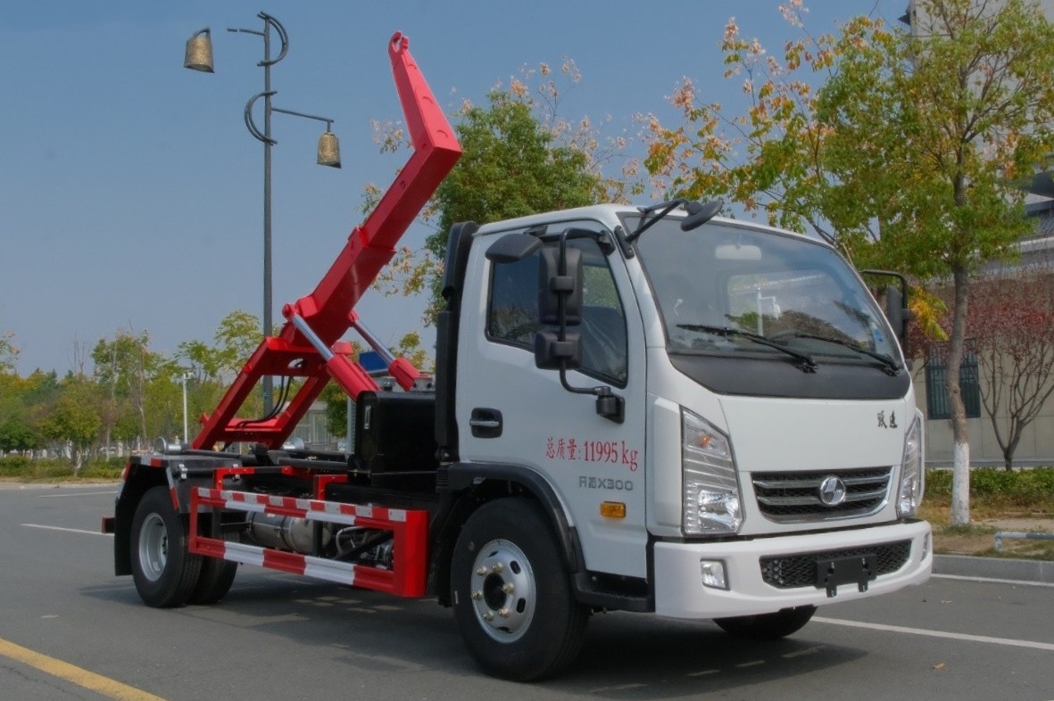 躍進藍牌(地庫)勾臂垃圾車 7方建筑垃圾箱  